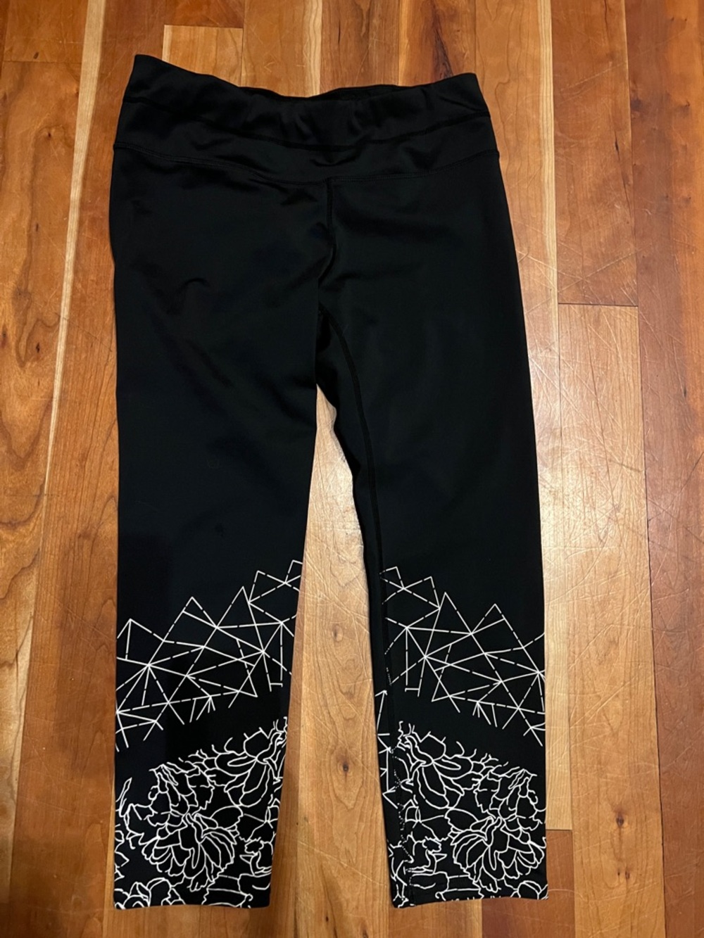 Athleta Graphic Floral Sonar Capri Running Yoga Training Leggings Women’s Small